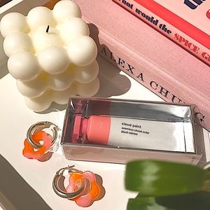 Glossier Cloud Paint in Puff